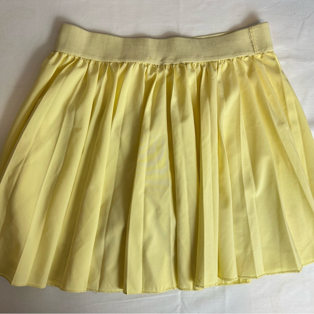 MIRA Tennis Pleated Skirt In Sunny Yellow
